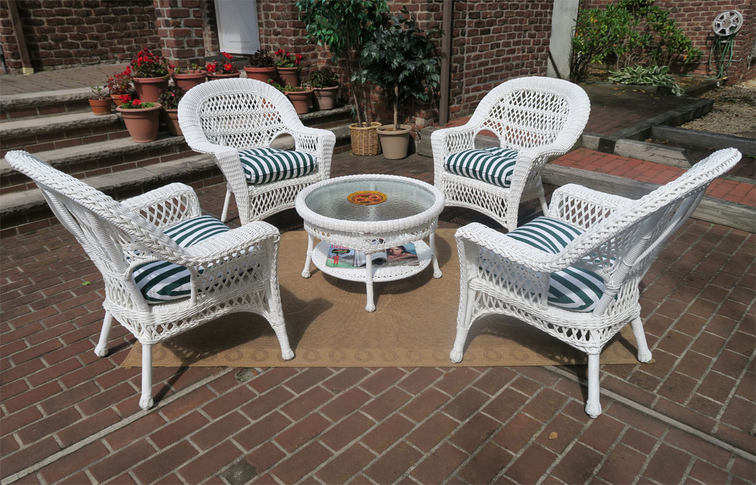 White wicker deals table and chairs