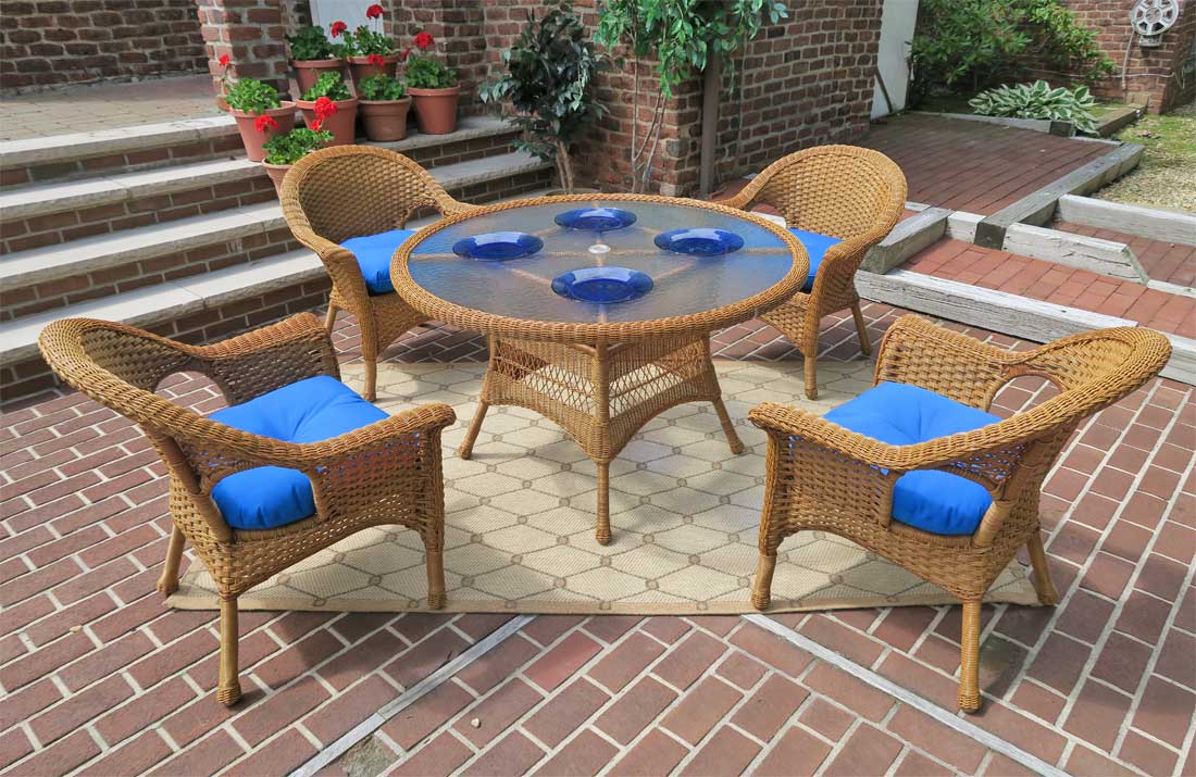 Outdoor wicker round deals table