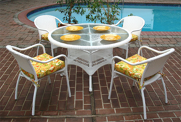 Resin Dining Set, 48&quot; Round