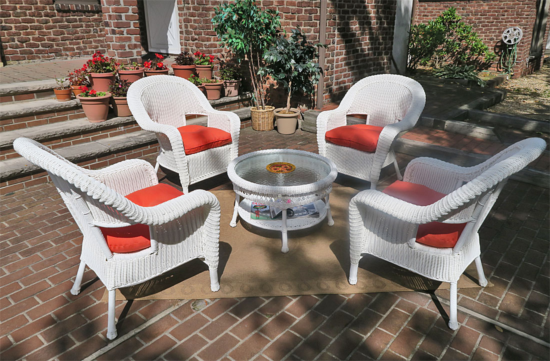 Malibu Resin Wicker Conversation Set (1) 19.5&quot; High Table (4) Chairs