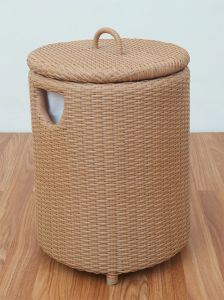 Wicker Hampers, Medium Round Rattan Frame & Synthetic Wicker (Removable Lid) Honey