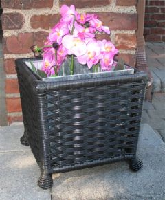 Veranda Resin Wicker Floor Planter with Tin Insert, Black