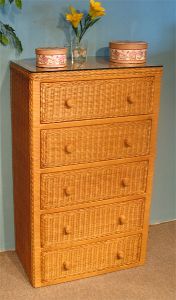 Wicker Dresser 5 Drawer Traditional with Glass Top, Caramel