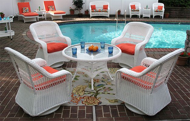 Belaire Resin Wicker Swivel Glider Conversation Set (1) 24