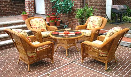 Palm Springs Resin Wicker Conversation Set (1) 24&quot; High Table (4) Chairs