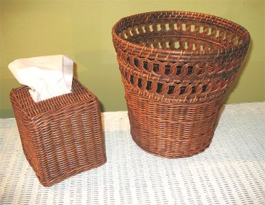 2-Piece Bathroom Accessory Set for Boutique Tissue Box, Tea Wash