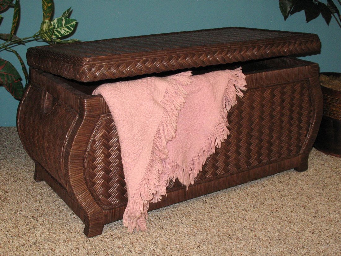 Large Woodlined Bombay Wicker Blanket Chest-Coffee
