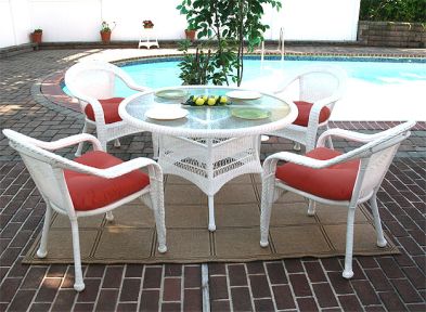 Resin Wicker Dining Set 48" Round