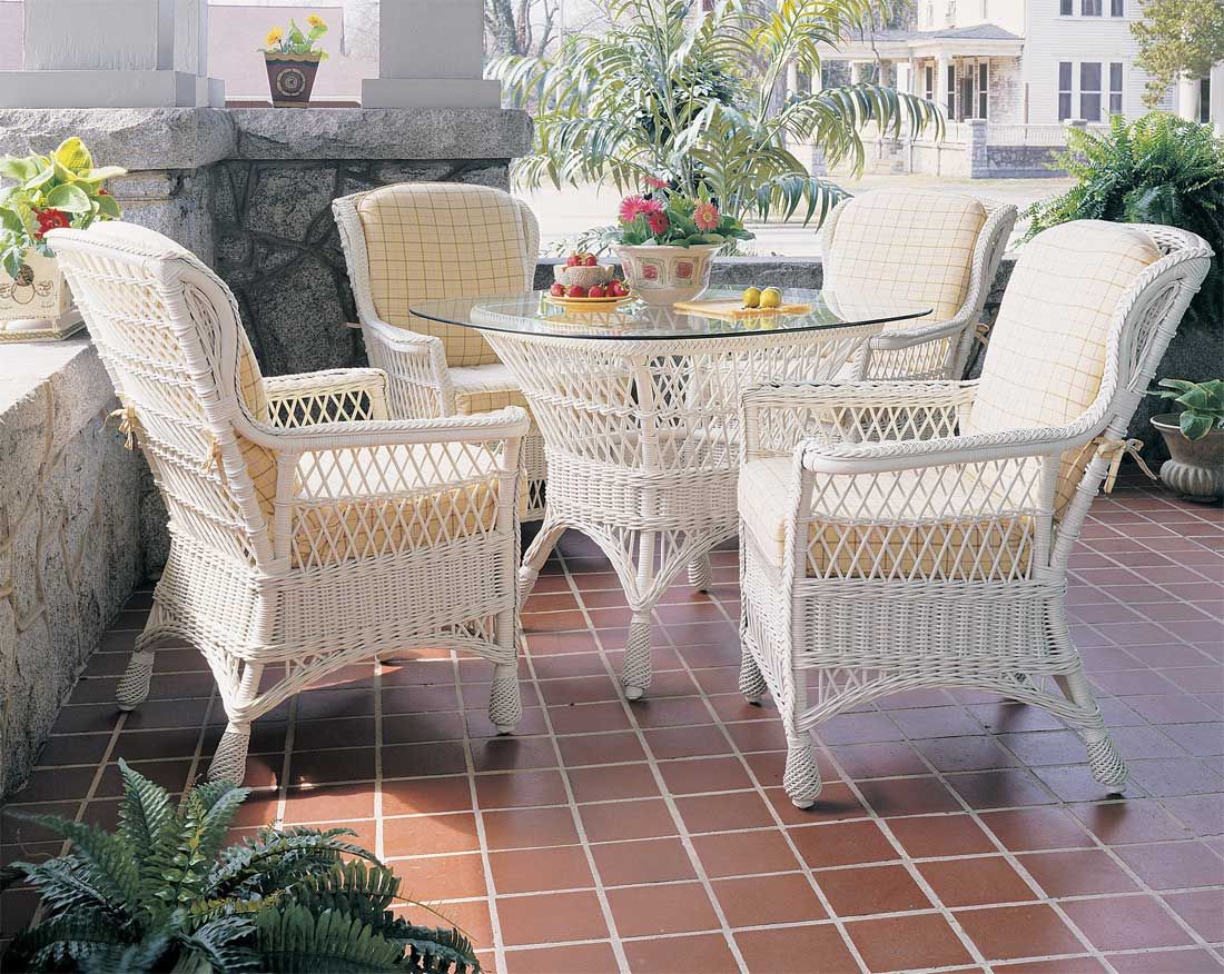 Wicker Dining Set White Vintage Style