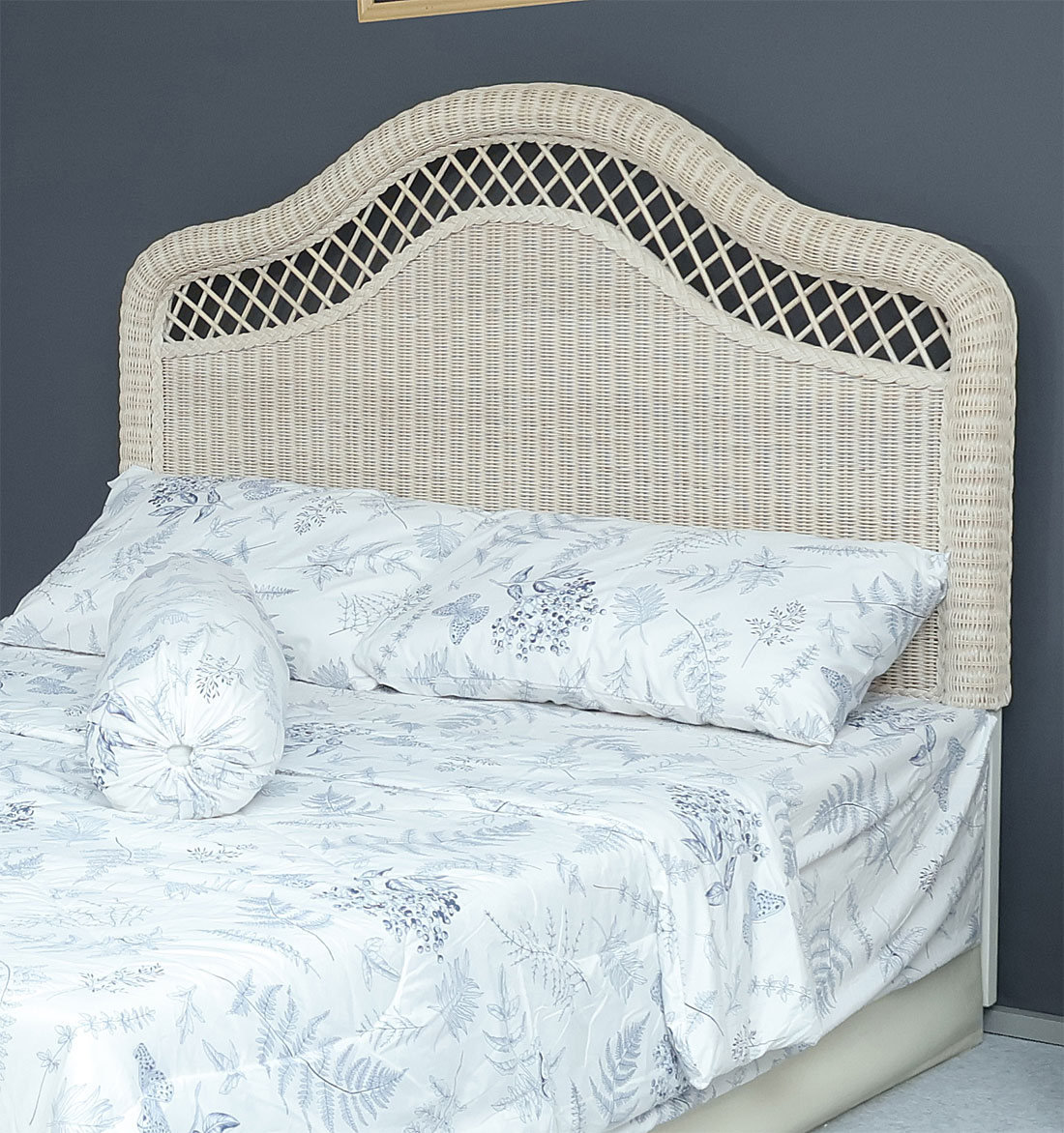 Wicker Headboard Full/Queen Pavilion Style