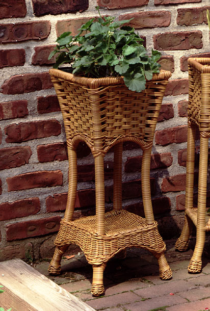 Resin Wicker Plant Stand Square with Galvanize Tin