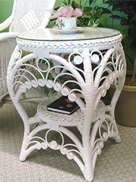 Round Sweetheart Wicker Table With Glass Top